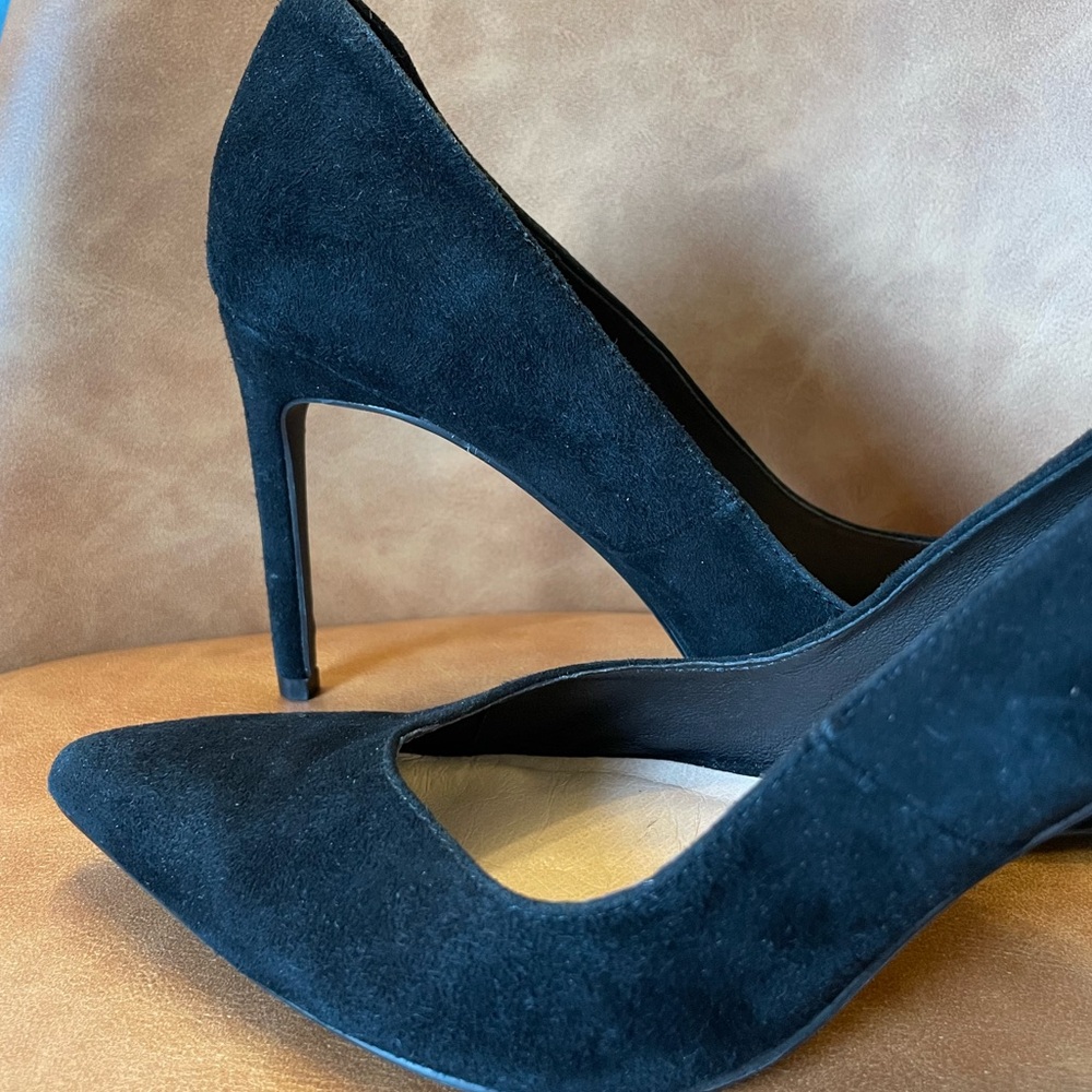 ZIGN Black Suede Heels. Size 8 (US) / 39 (EUR) - Picture 12 of 16